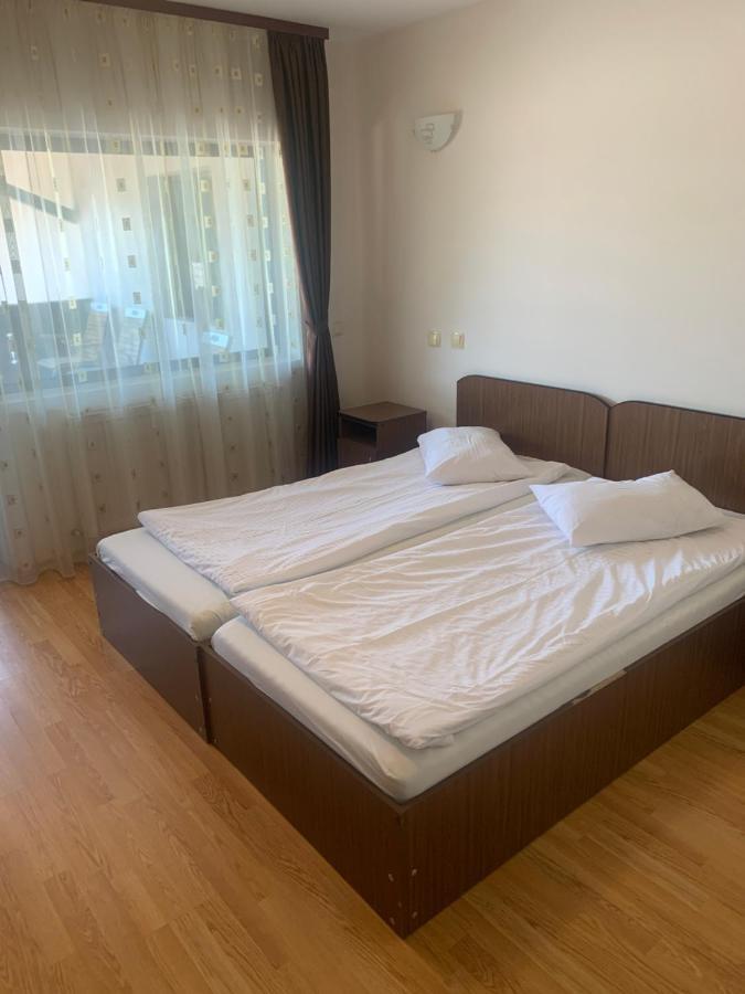 No Comment Rustic Hotell Curtea de Argeş Eksteriør bilde