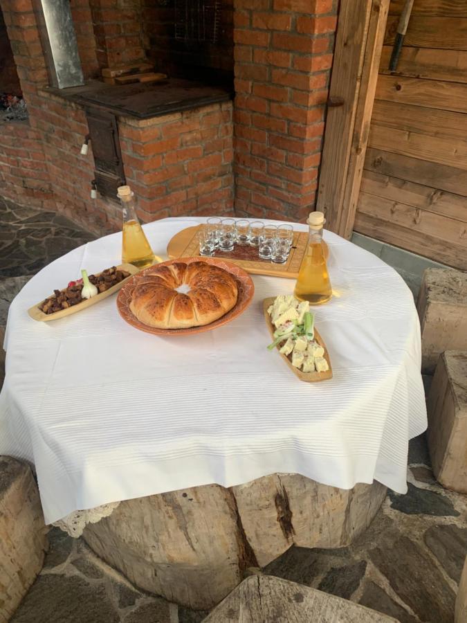 No Comment Rustic Hotell Curtea de Argeş Eksteriør bilde