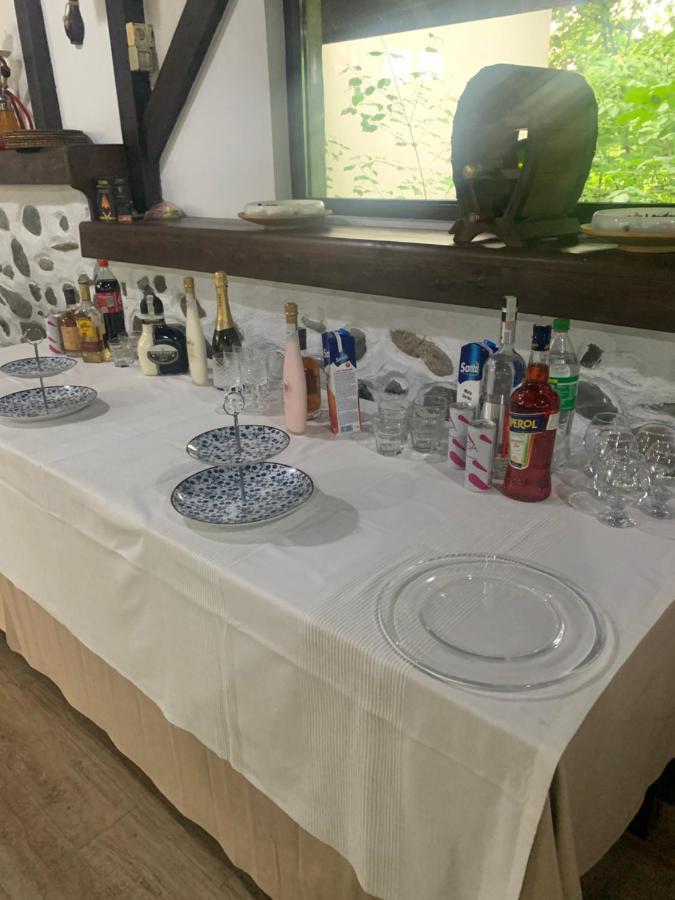 No Comment Rustic Hotell Curtea de Argeş Eksteriør bilde